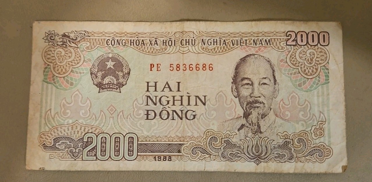 1988 Vietnam 2000 Dong Note