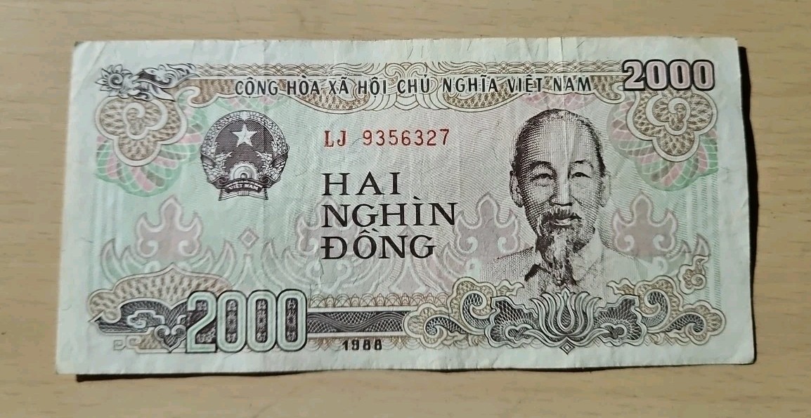 1988 Vietnam 2000 Dong Note