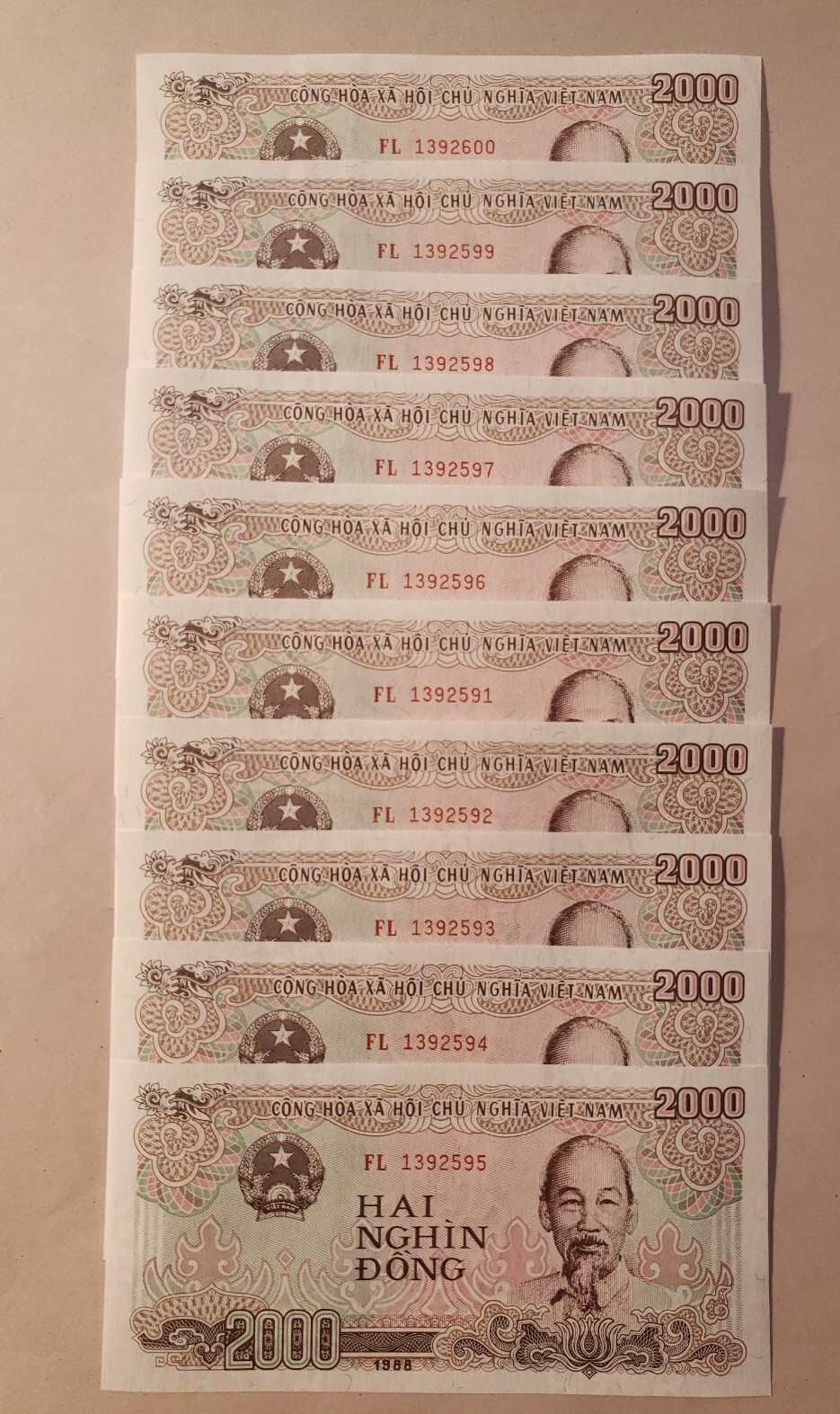 Ten Notes, Vietnam Viet Nam 2000 Dong, UNCIRCULATED, IT.#G-4, Bundle of 10 Pcs