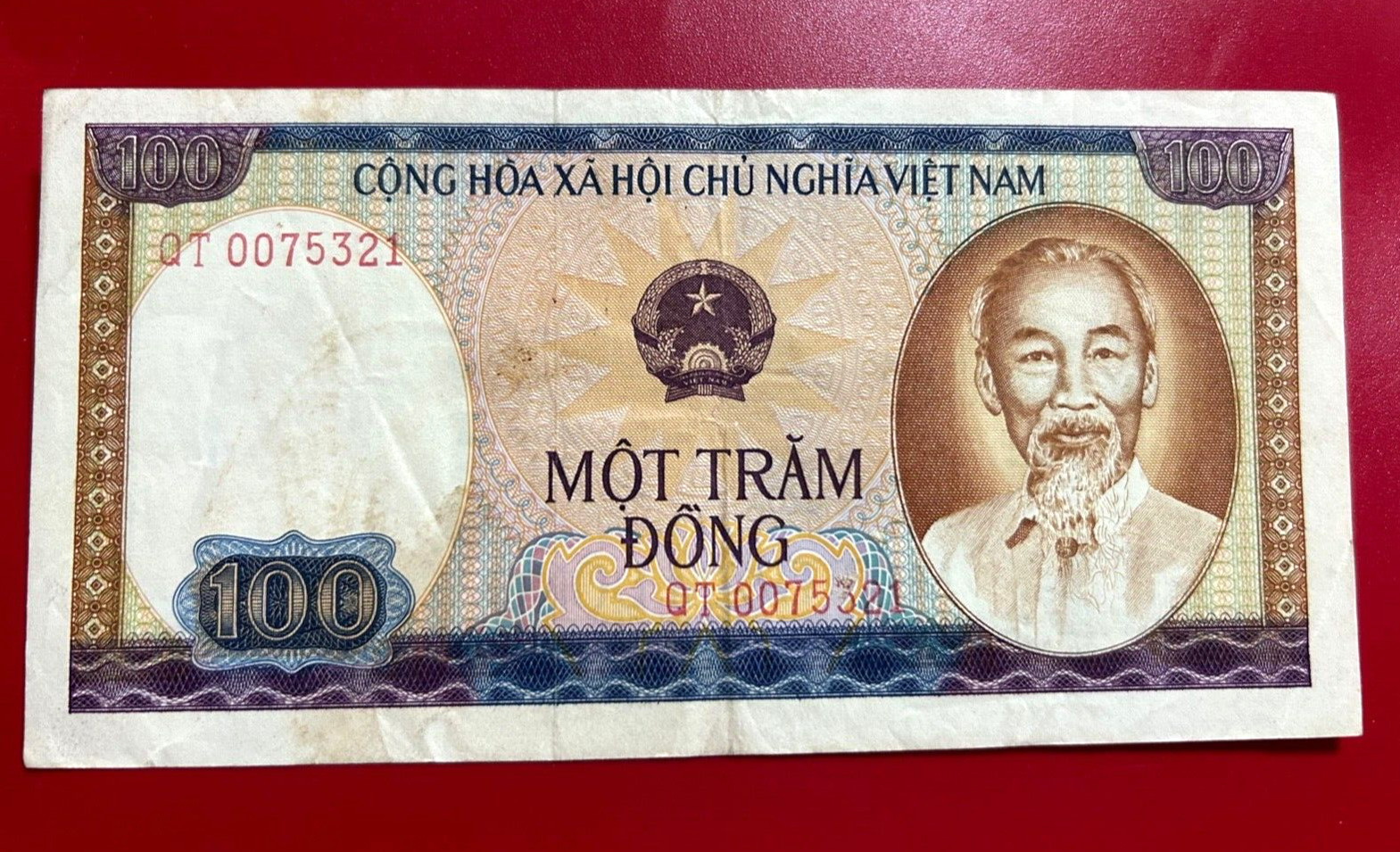 1980 MOT TRAM DONG 100 DONG VIETNAM BANKNOTE