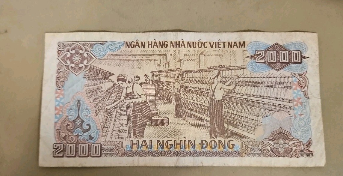 1988 Vietnam 2000 Dong Note