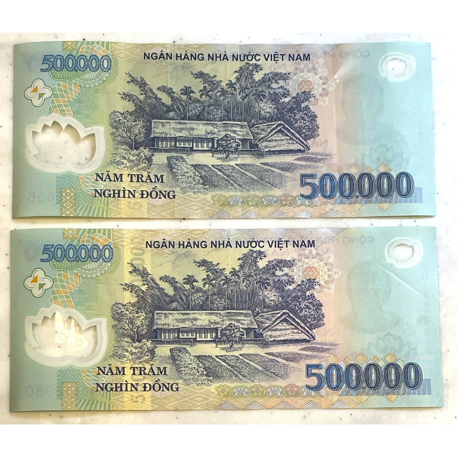 2 Million – 4 x 500,000 VND Vietnamese Dong Polymer Banknote 2,000,000 2M