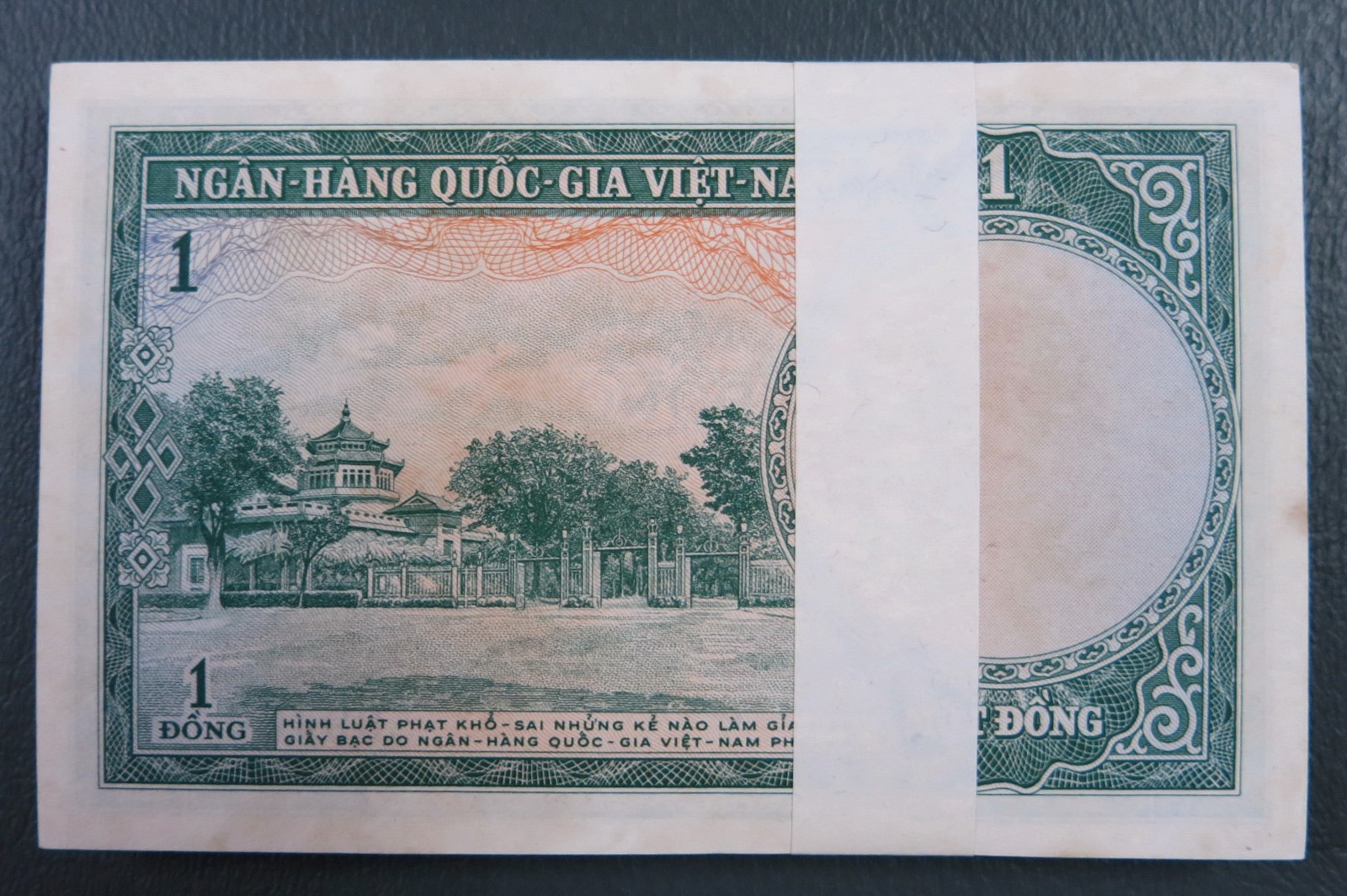 VIETNAM South ND (1956) 1 Dong Pick 1. Bundle of 100 Notes consecutive number
