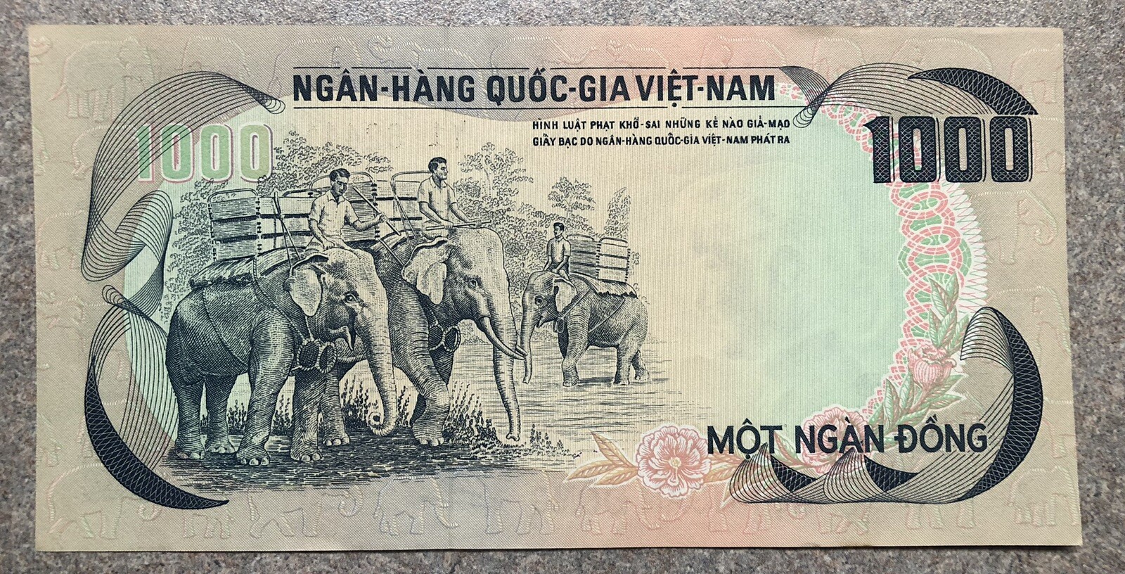 Lightly Circulated 1972 South Vietnam 1000 Dong Banknote