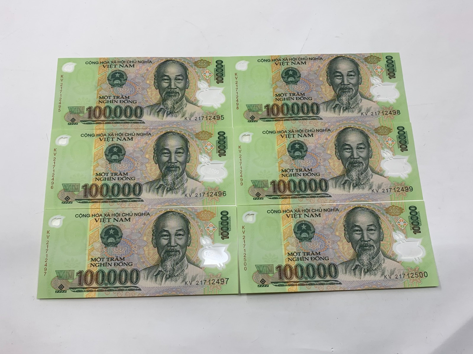 Vietnam 100000 Dong – Vietnamese Currency VND – Uncirculated Dong – FREE SHIPING