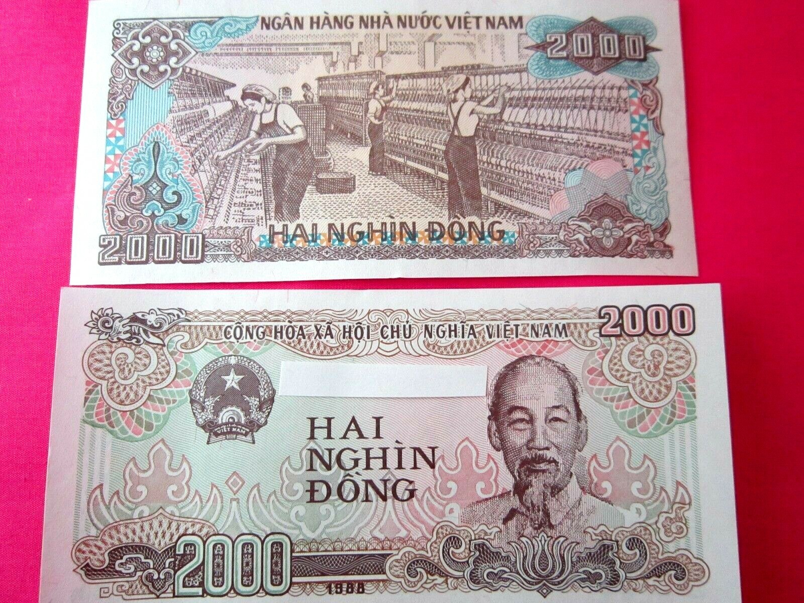 Vietnam Paper Money 25 PCS 2000 Vietnamese Dong Each Viet Nam Currency