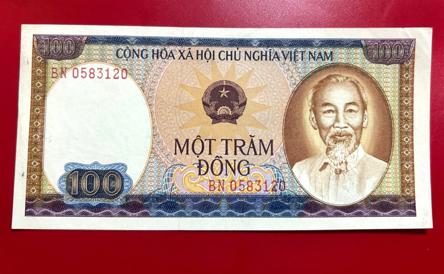 1980 100 DONG VIETNAM BANKNOTE