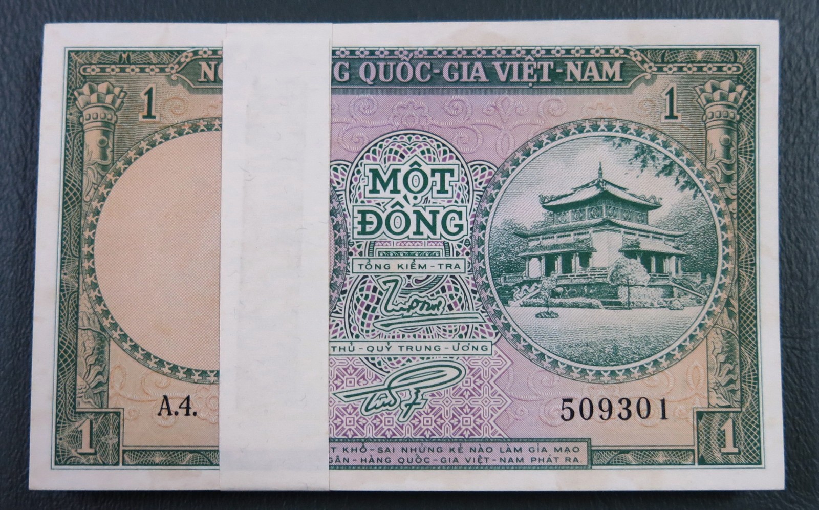 VIETNAM South ND (1956) 1 Dong Pick 1. Bundle of 100 Notes consecutive number