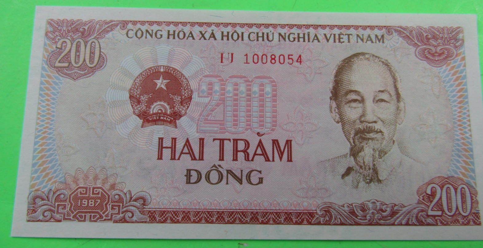 VIET NAM , 200 DONG,P#100, HCM @ r, 1987, UNC