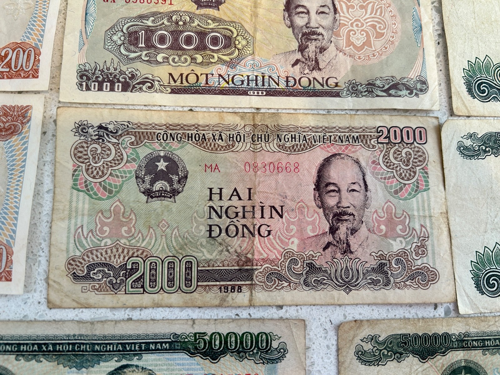 Viet Nam Vietnam Banknote Lot of 11 : Hai Tram Nguni Muoi 209,800 Dong