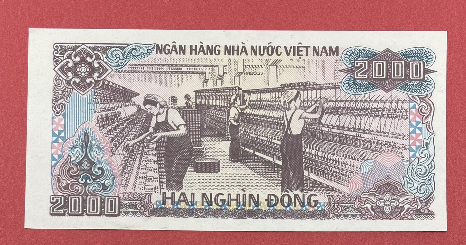 Vietnam 2000 Dong 1988-89 “Large Serial Digits” Pick# 107b UNC. #PL 1690