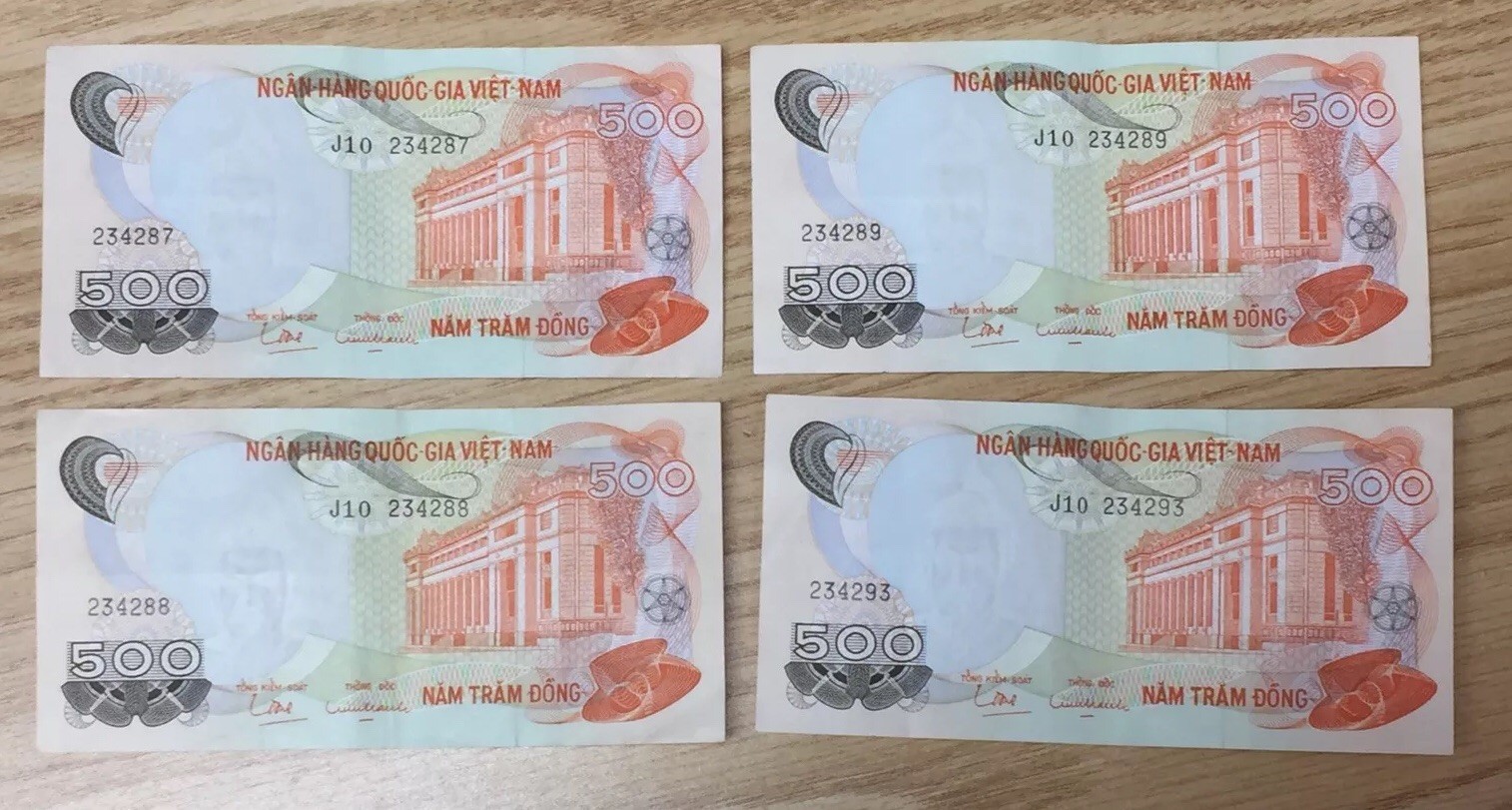 1970 500 Dong South Vietnam Consecutive Series 8 Crisp Notes