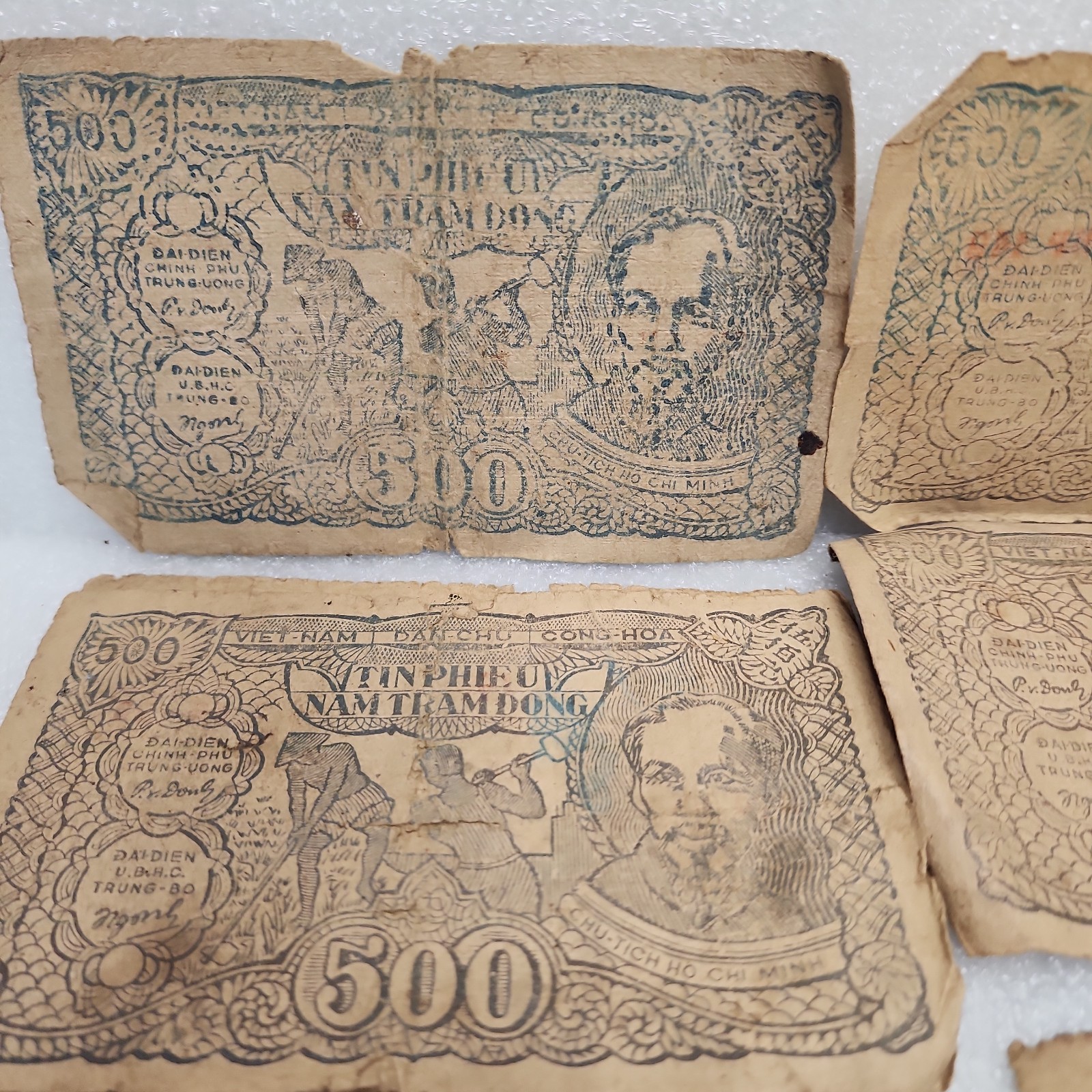Vietnam – Tin Phieu P-57. (1950-51) 500 &100 Dong. Lot Of 8 Notes,Good -Color