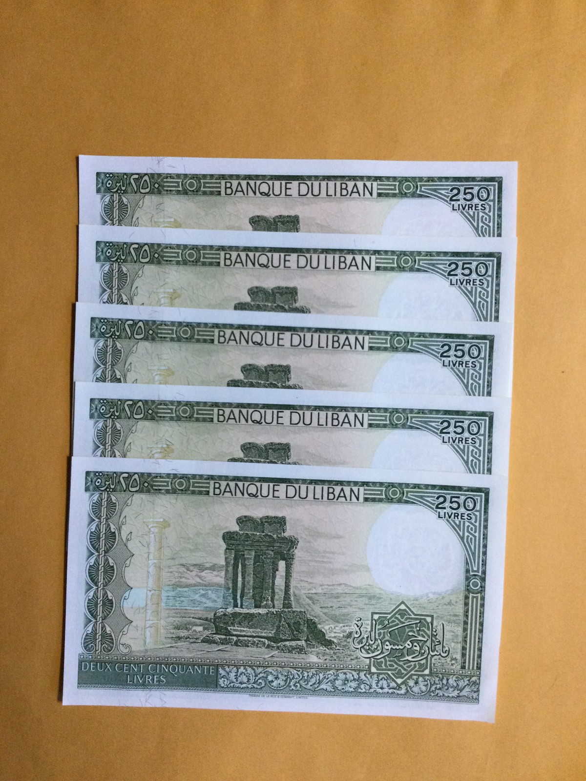 LEBANON BANKNOTES,250 LIVRES,LOT OF 5 PIECES,CRISP UNCIRCULATED,SHIPPED FROM USA