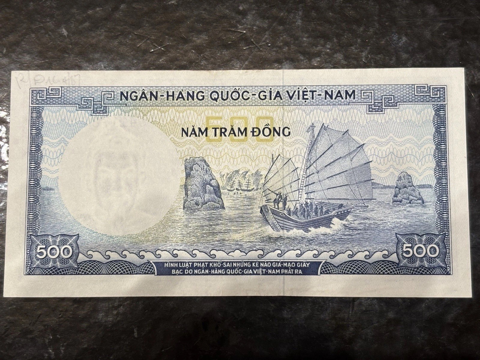 1967 South Vietnam 100 Dong Banknote Crisp Uncirculated.