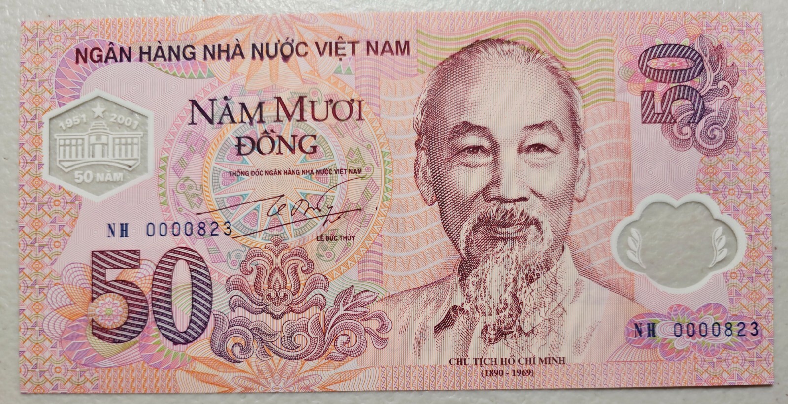 Vietnam 50 Dong 2001, S/N 823, w/ Official Envelope & Folder, UNC