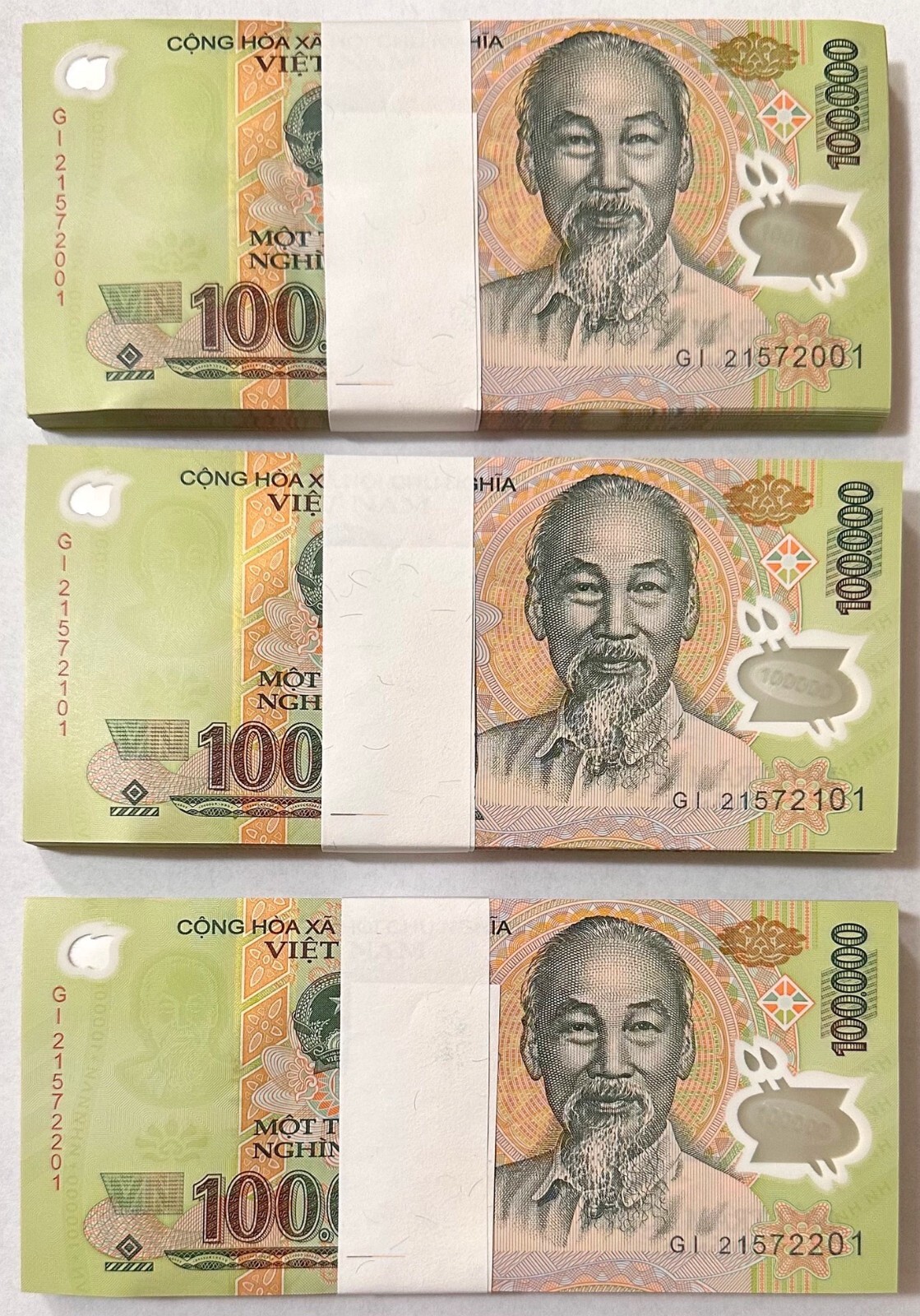 100,000 Vietnam Dong VND Circulated CIR Banknote Polymer Currency 1 piece