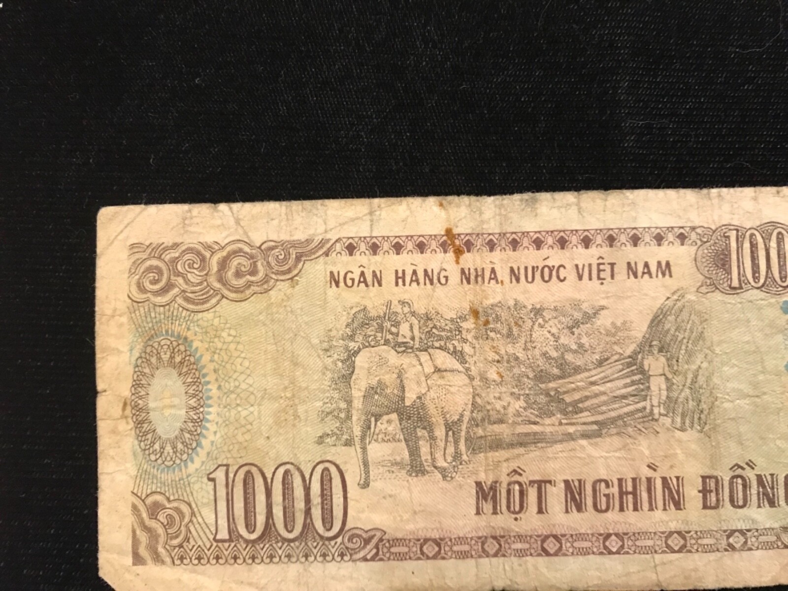 VIET NAM vintage 1988 State Bank Paper Money 1000 & 2000 DONG 6 circulated note