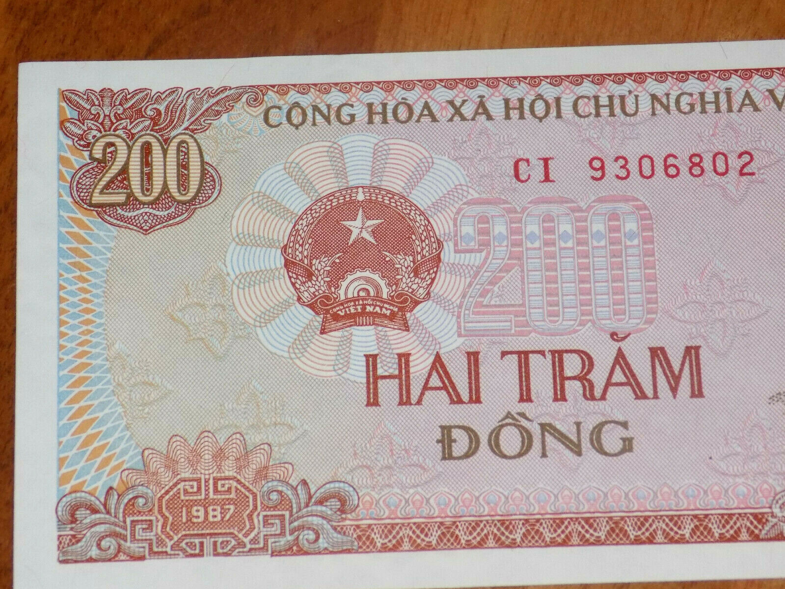 VIETNAM 200 DONG BANK NOTE UNCIRCULATED ASIAN PAPER MONEY Currency 1987 UNC BILL
