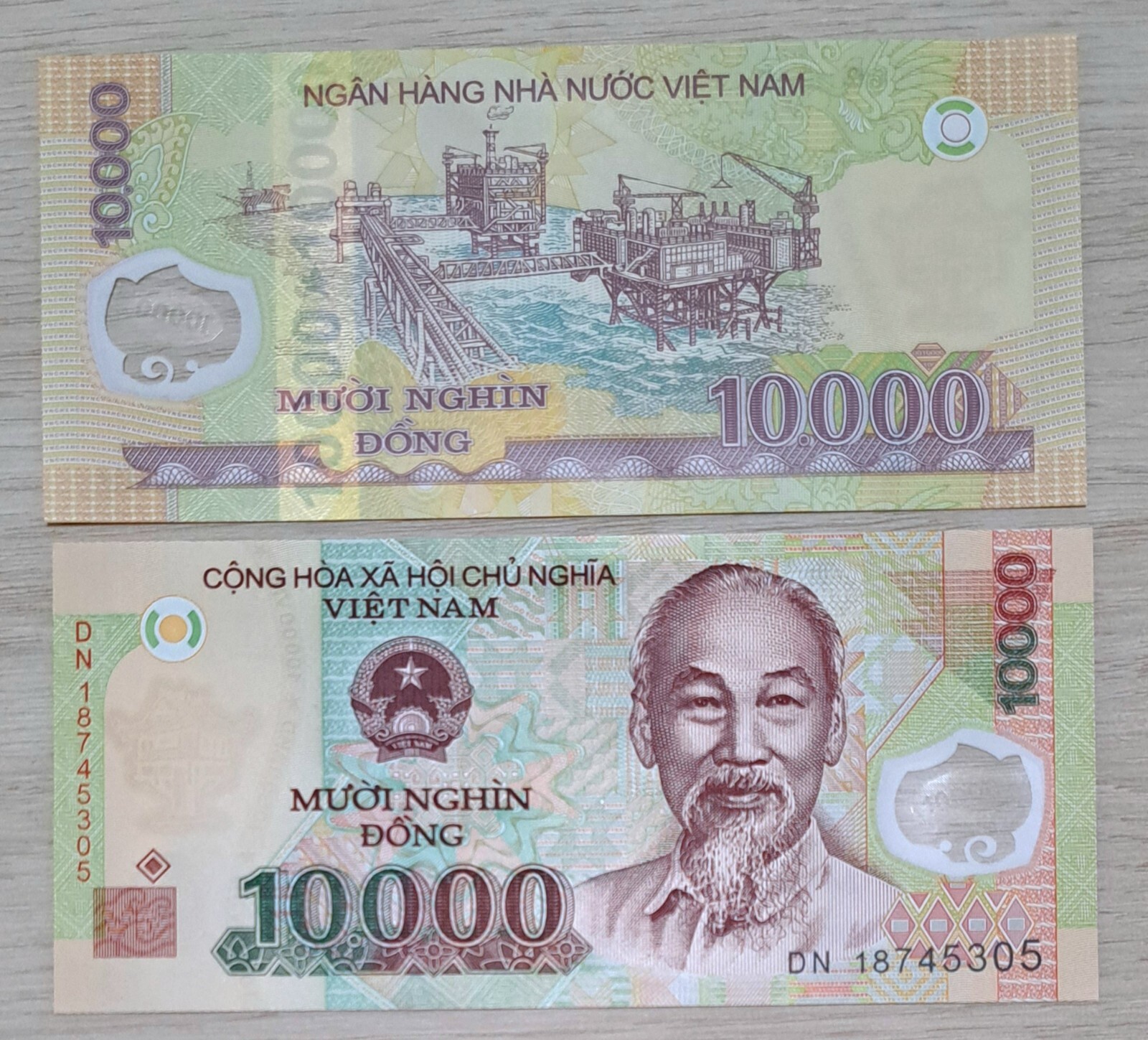 Vietnam 10,000 Dong Banknote, UNC, Polymer