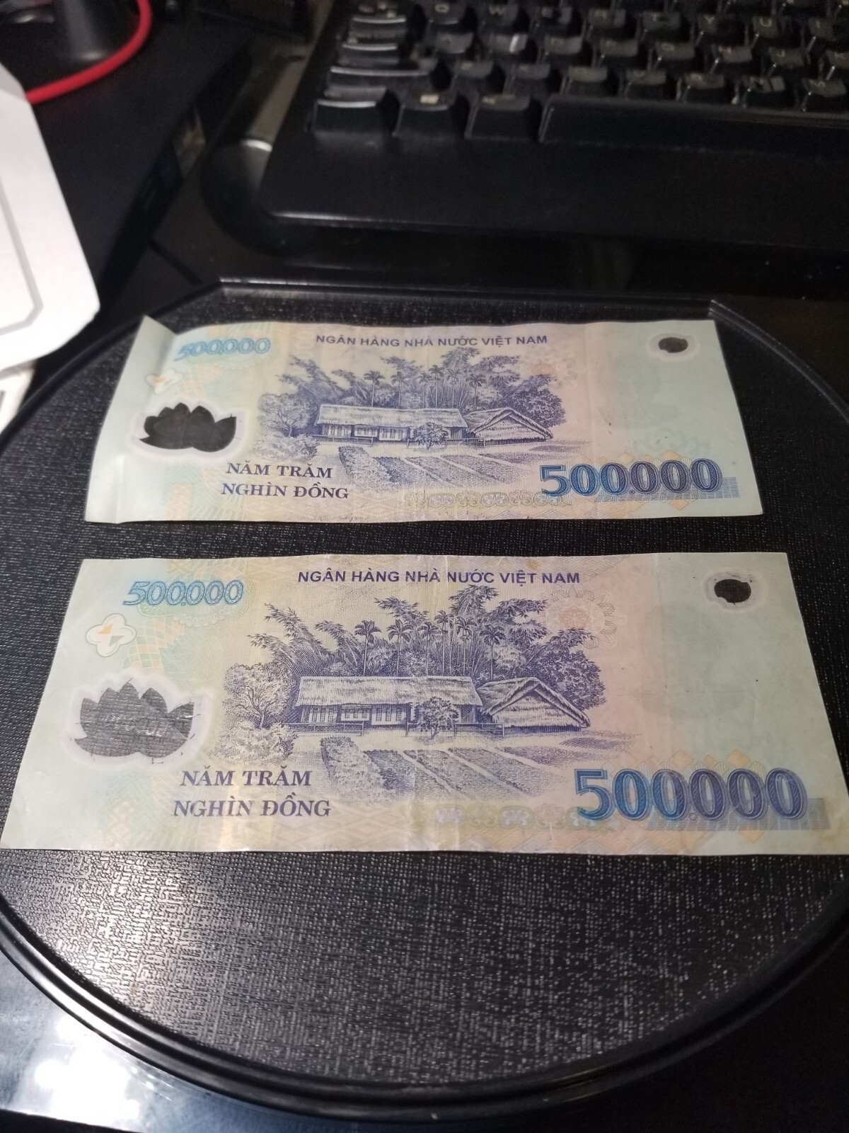 1 Million Vietnamese Dong ( 500000 x 2 Pieces ) Vietnam 500,000 Currency