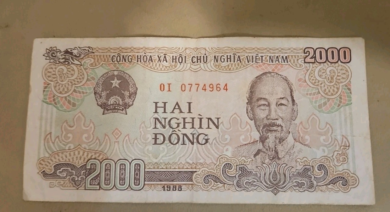 1988 Vietnam 2000 Dong Note