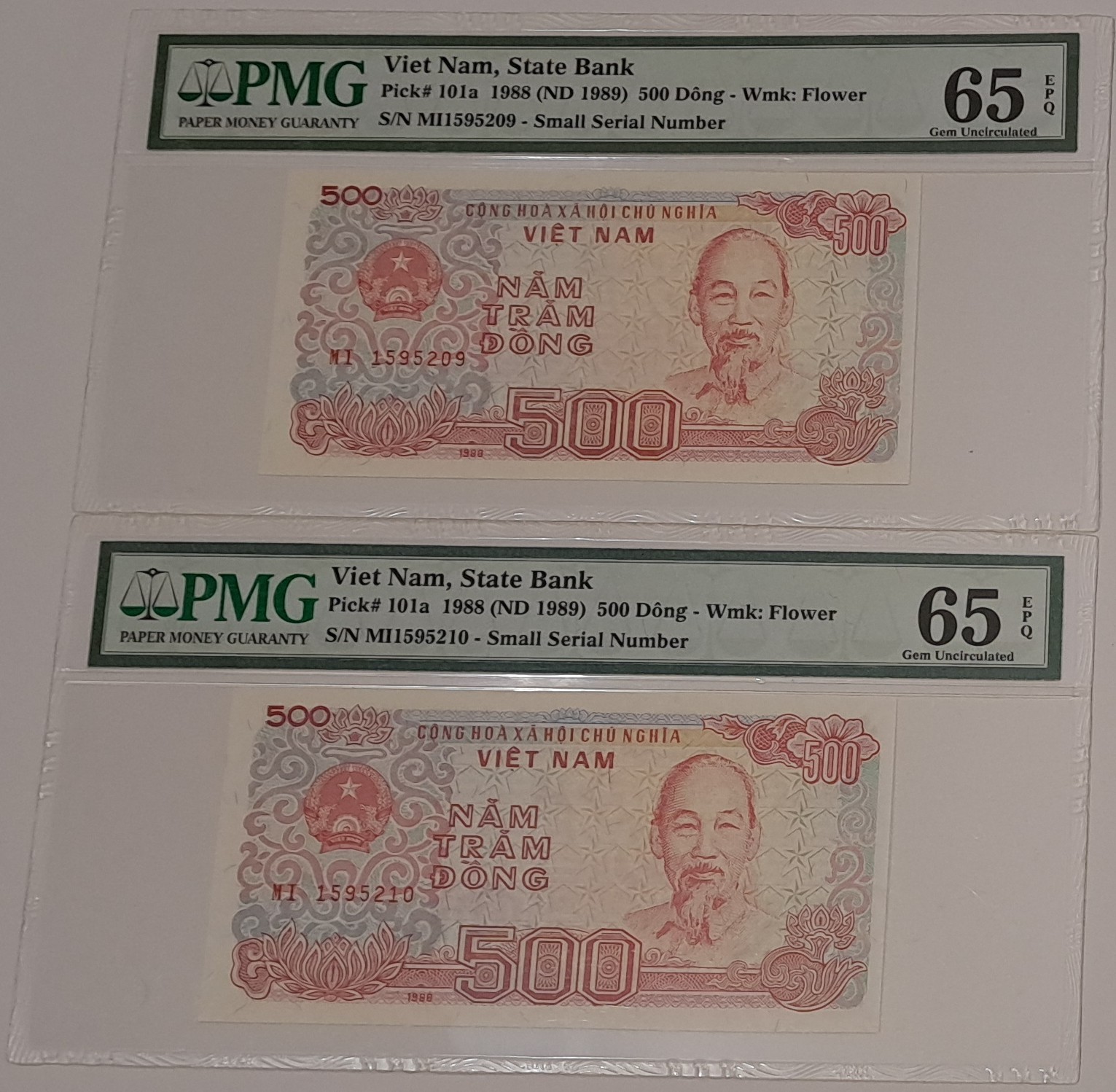 Viet Nam State Bank 500 Dong 1988 SN# MI1595209, MI1595210 (Set of 2) PMG 65 EPQ