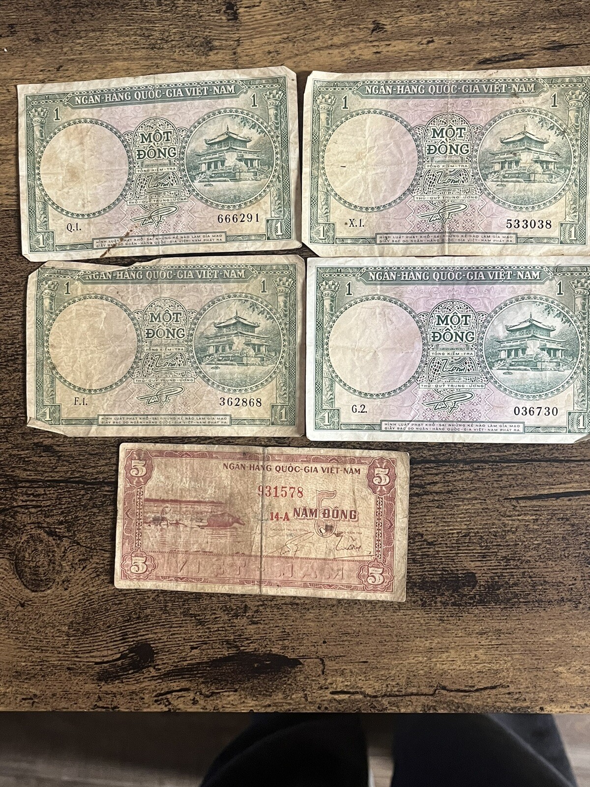 Viet Nam Paper Currency 4-one Mot Dong And 1- 5 Mot Dong