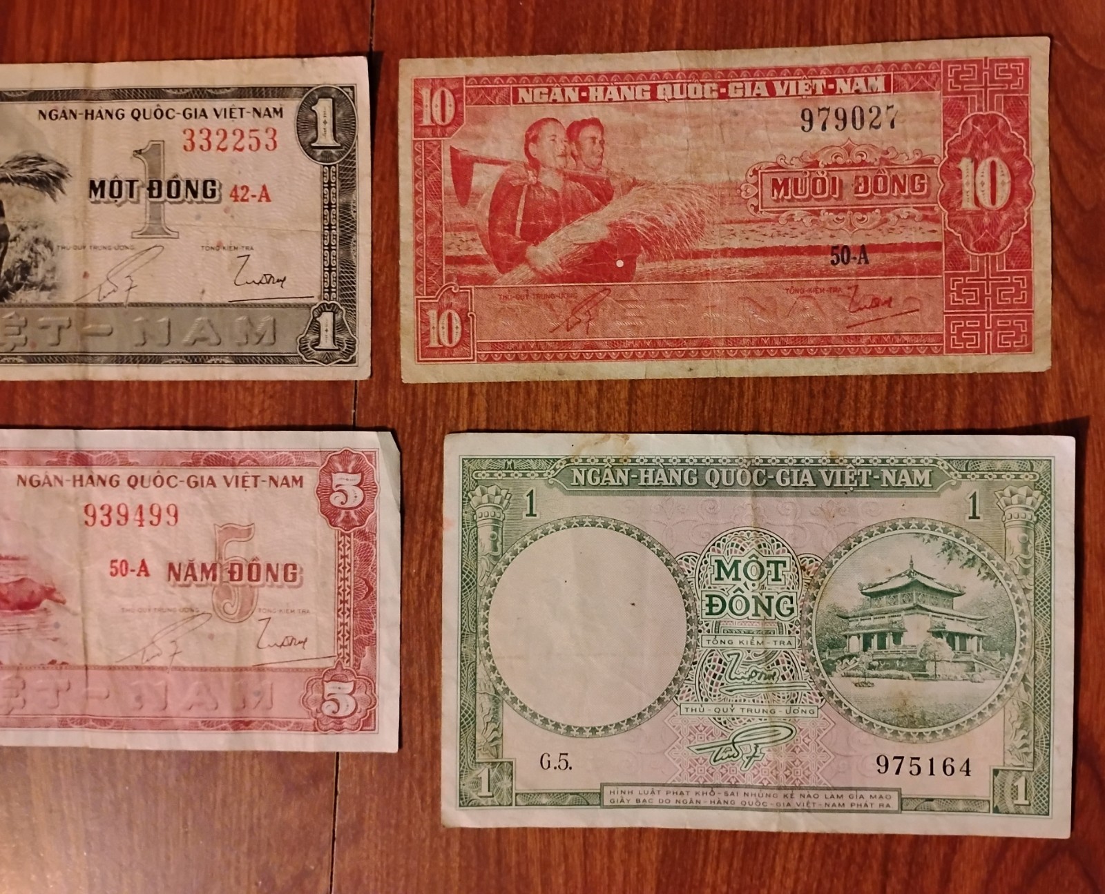 SOUTH VIETNAM1, 5 ,10Dong (1955) & 1 Dong 1956 Cir Banknotes View the Pictures