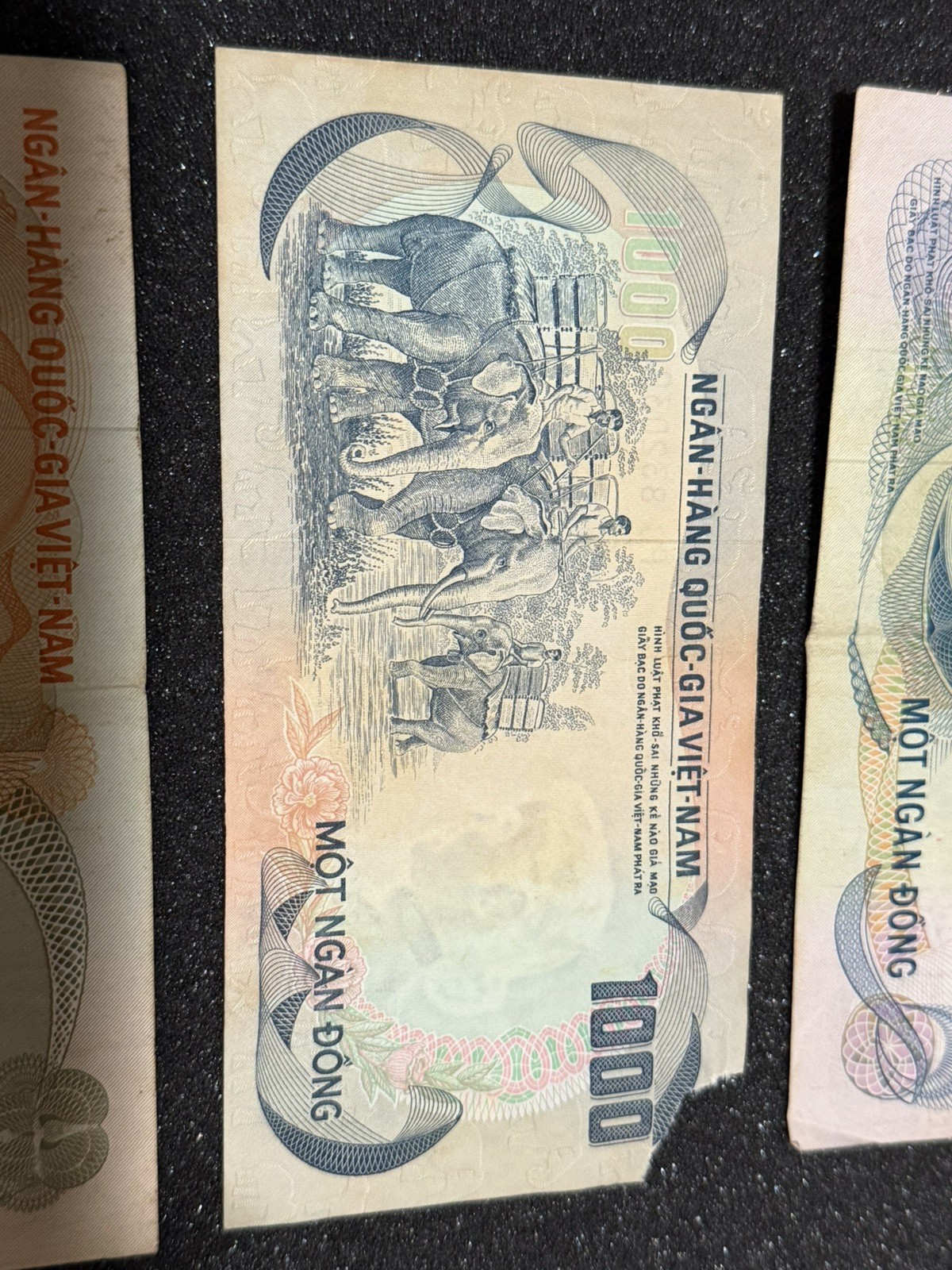 South Vietnam 3 Banknotes Lot – 2 different 1000 Dong & 1 500 Dong