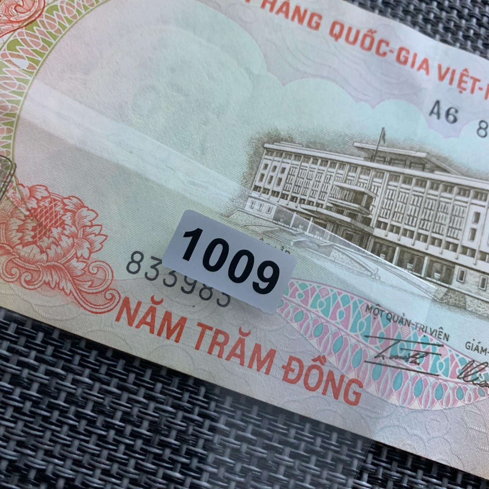 Vietnam War Era Banknote South Vietnamese 500 DONG 1972 Currency. Paper Money.