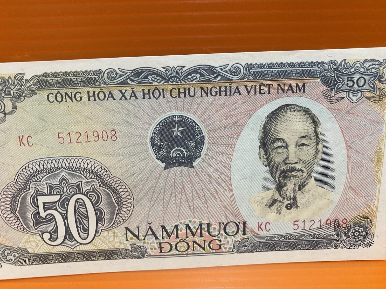 Vietnam Banknote 1984 Hochimin 50 Dong KC 5121908 UNC Classic Free Shipping !!!!