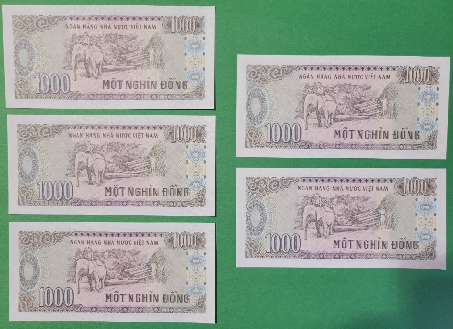 Vietnam 1988 1000 Dong (Consecutive S/N) Crisp UNC 5 Banknote Lot. Combined-Ship
