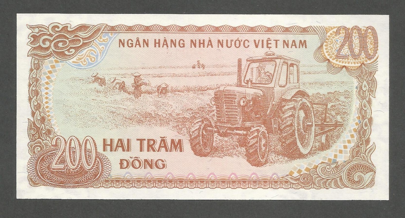 Vietnam 200 Dong 1987; UNC; P-100a; BNB-B328b; Tractor; Field; Serif prefix