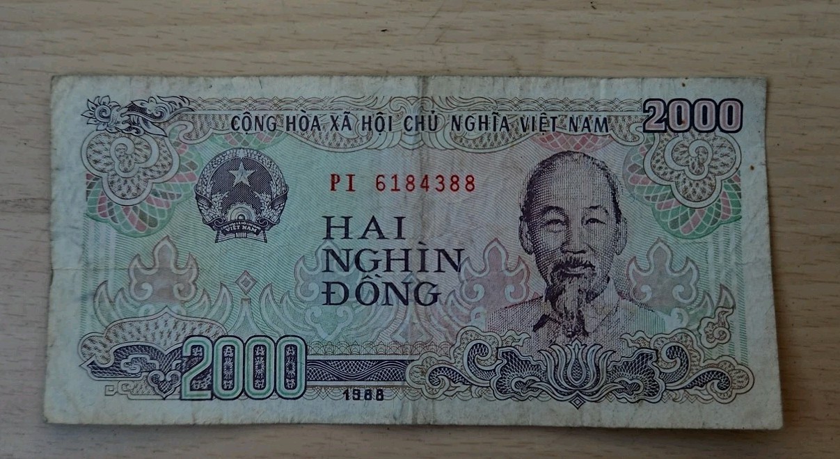1988 Vietnam 2000 Dong Note