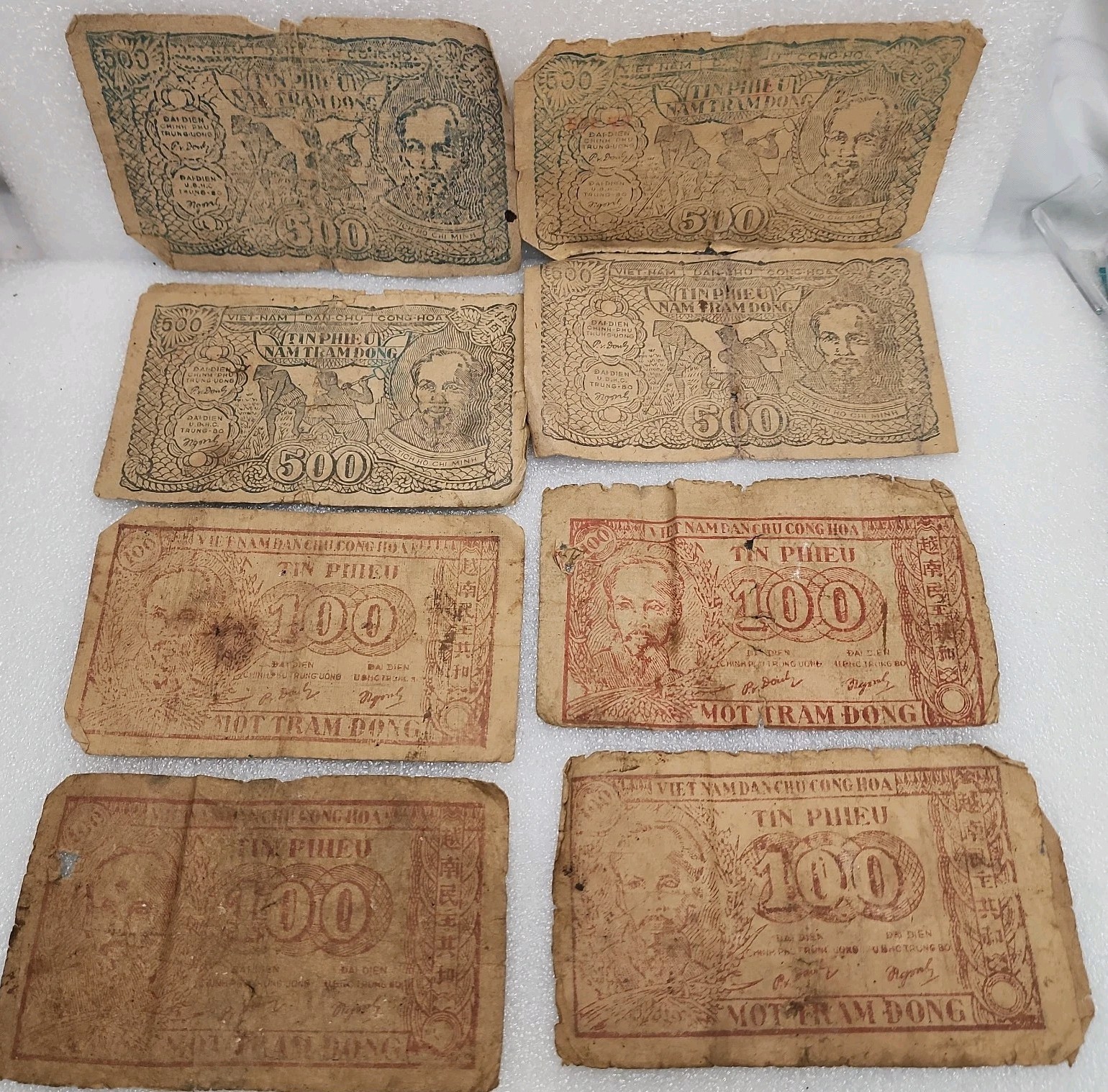 Vietnam – Tin Phieu P-57. (1950-51) 500 &100 Dong. Lot Of 8 Notes,Good -Color