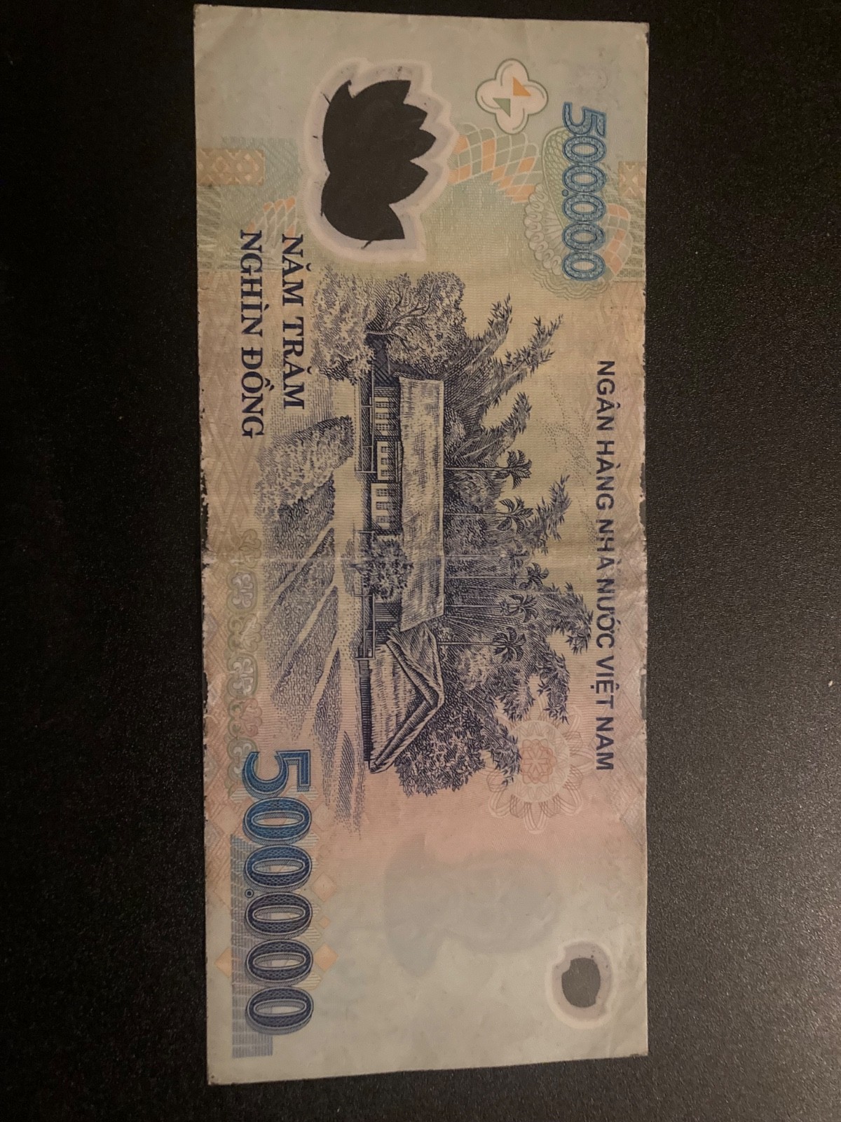 Vietnam 500000 Dong, 2003-2021, P-124, Used, Polymer