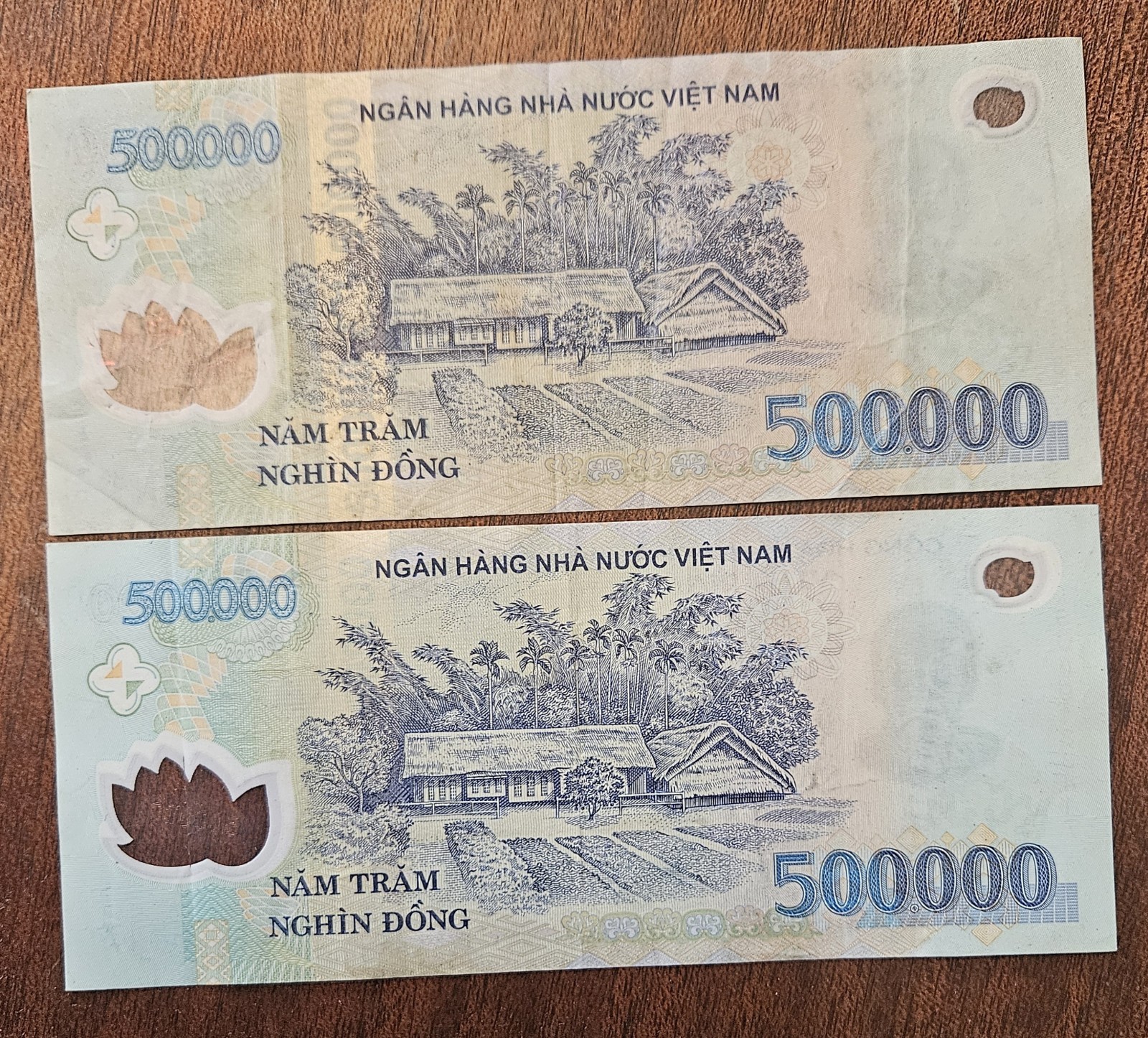 1,000,000 Vietnamese Dong 2 X 500K VND Polymer Notes , Circulated