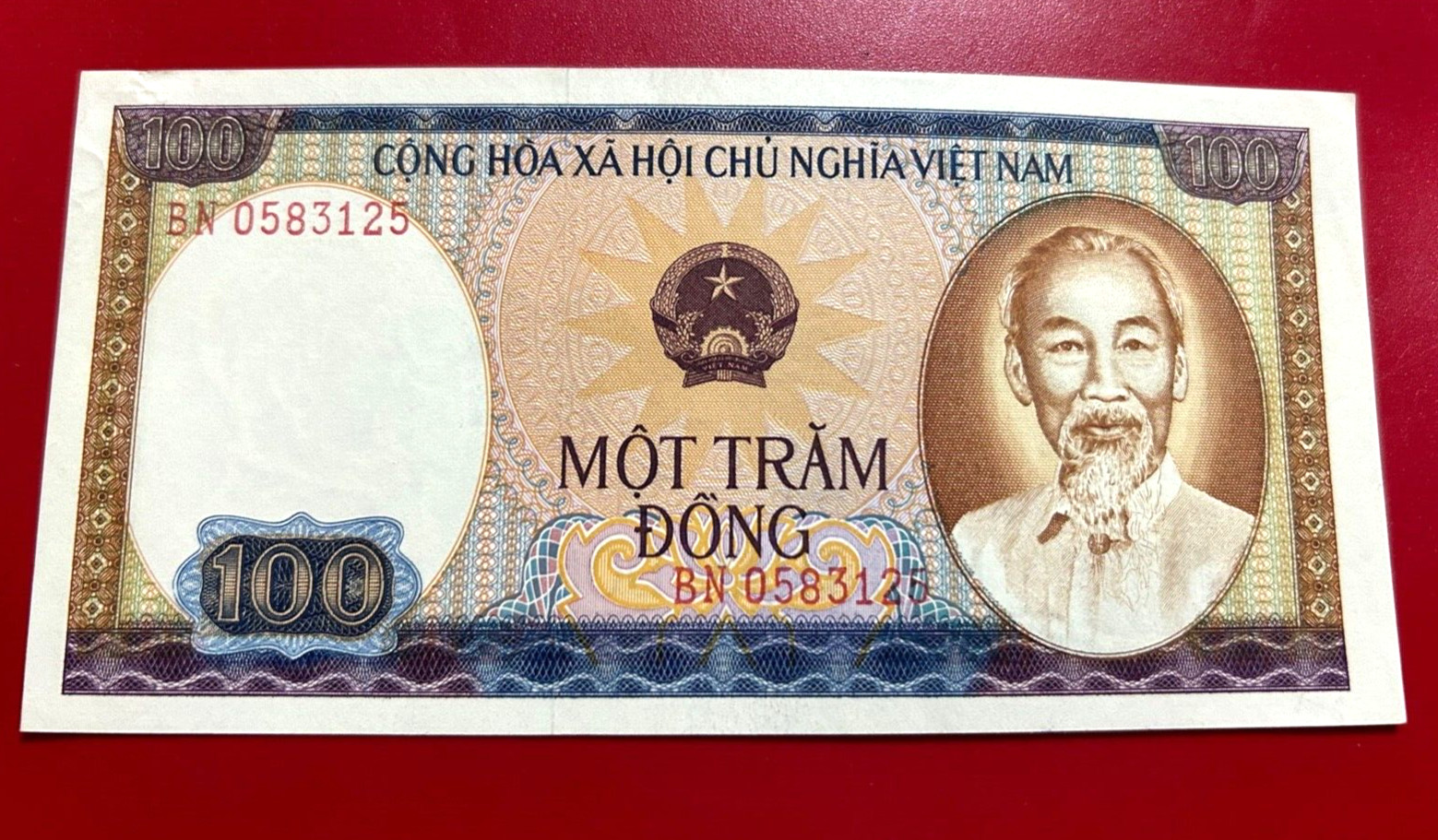 1980 100 DONG VIETNAM BANKNOTE
