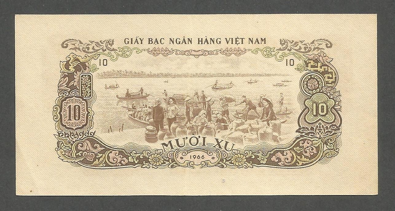 South Vietnam 10 Xu 1966 (1975); EF+; P-37a; BNB-B201a; Salt harvest; Dock scen