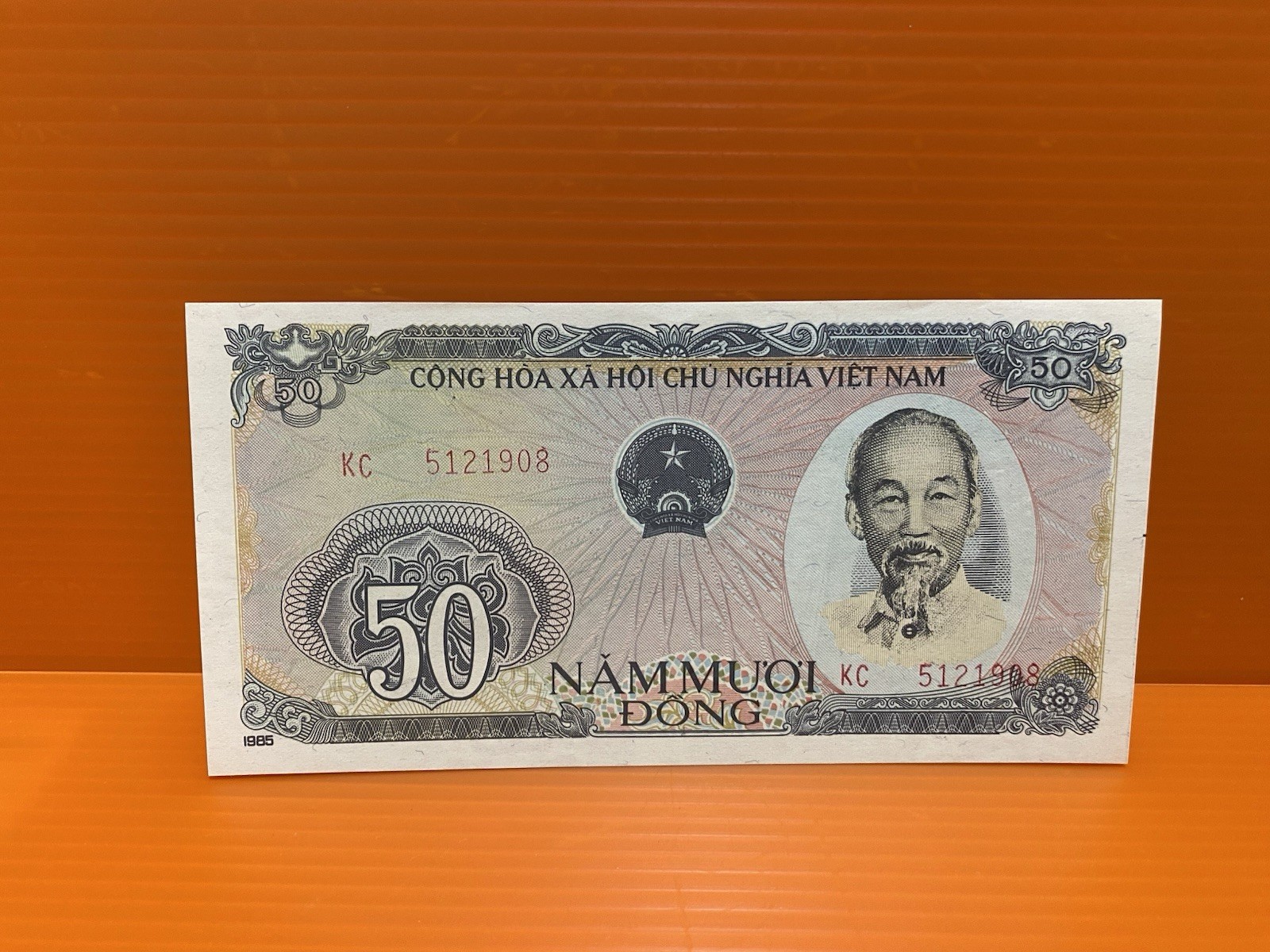 Vietnam Banknote 1984 Hochimin 50 Dong KC 5121908 UNC Classic Free Shipping !!!!
