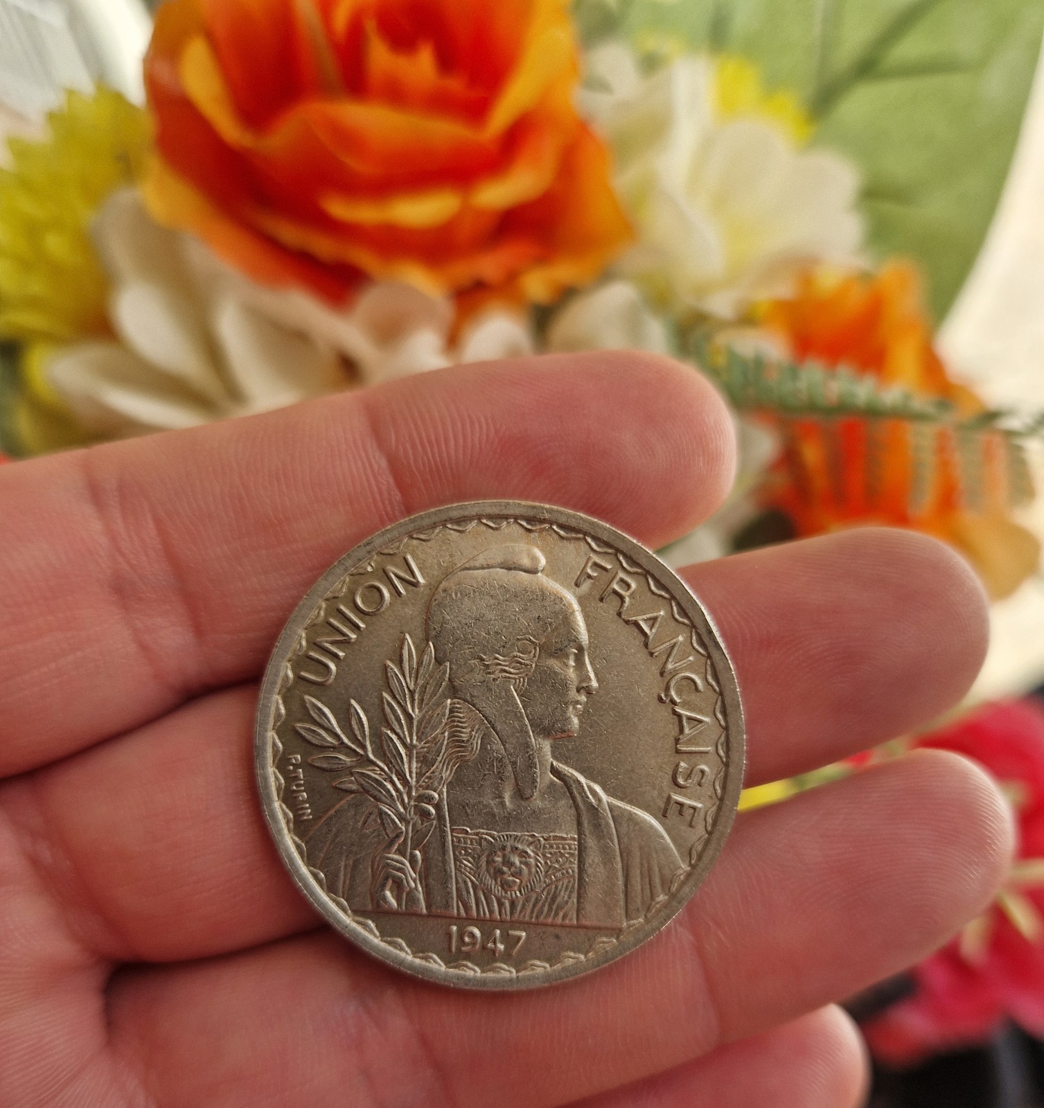 1947 French Indochina 1 Piastre Copper-Nickel 35mm XF Details