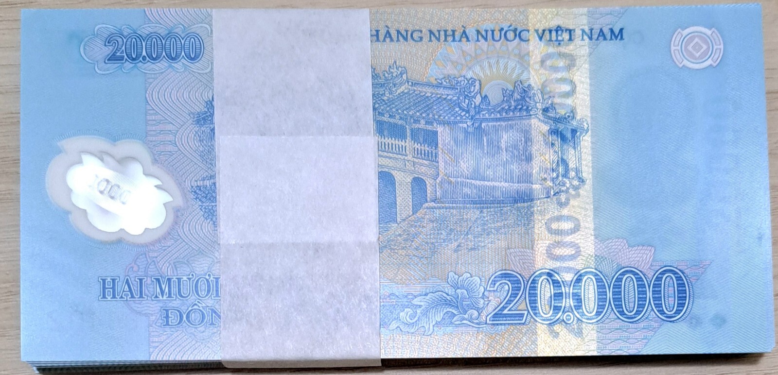 Vietnam Dong 20,000 Dong Uncirculated Note
