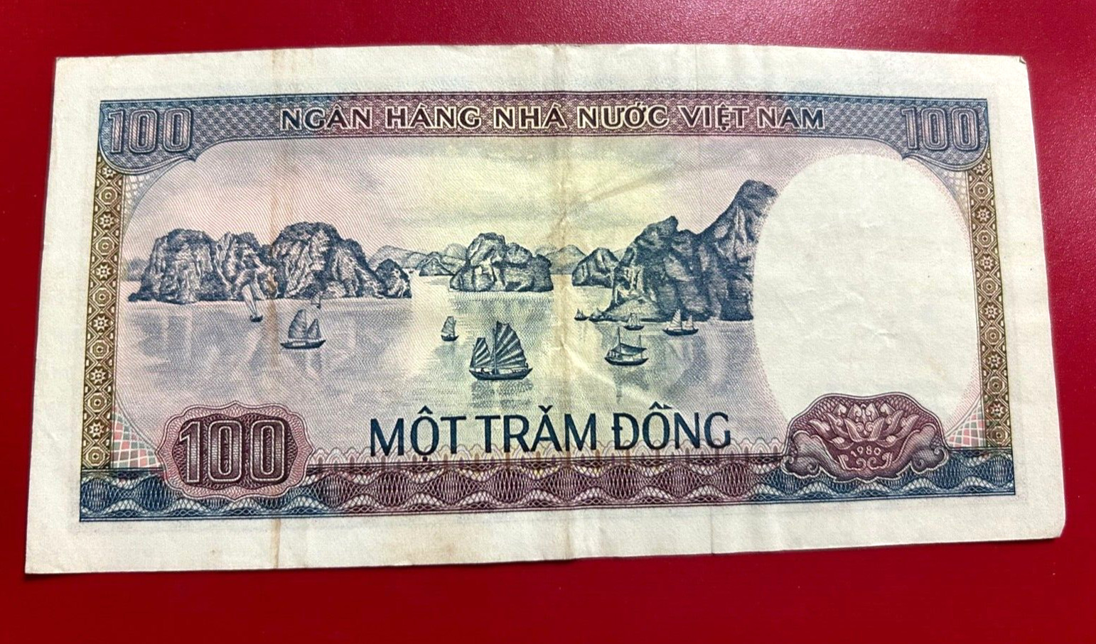 1980 MOT TRAM DONG 100 DONG VIETNAM BANKNOTE
