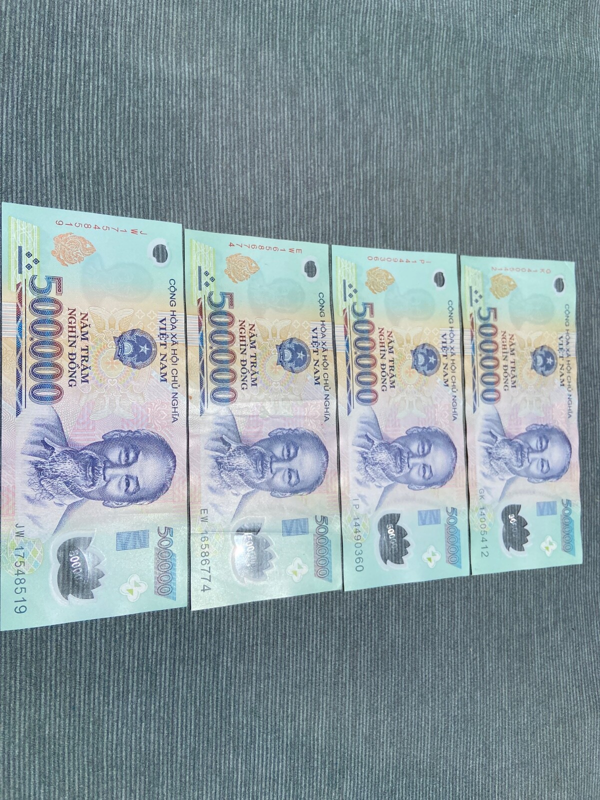2 MILLION VIETNAMESE DONG (4) FOUR 500,000 VND CURRENCY BANKNOTES FAST SHIPPING