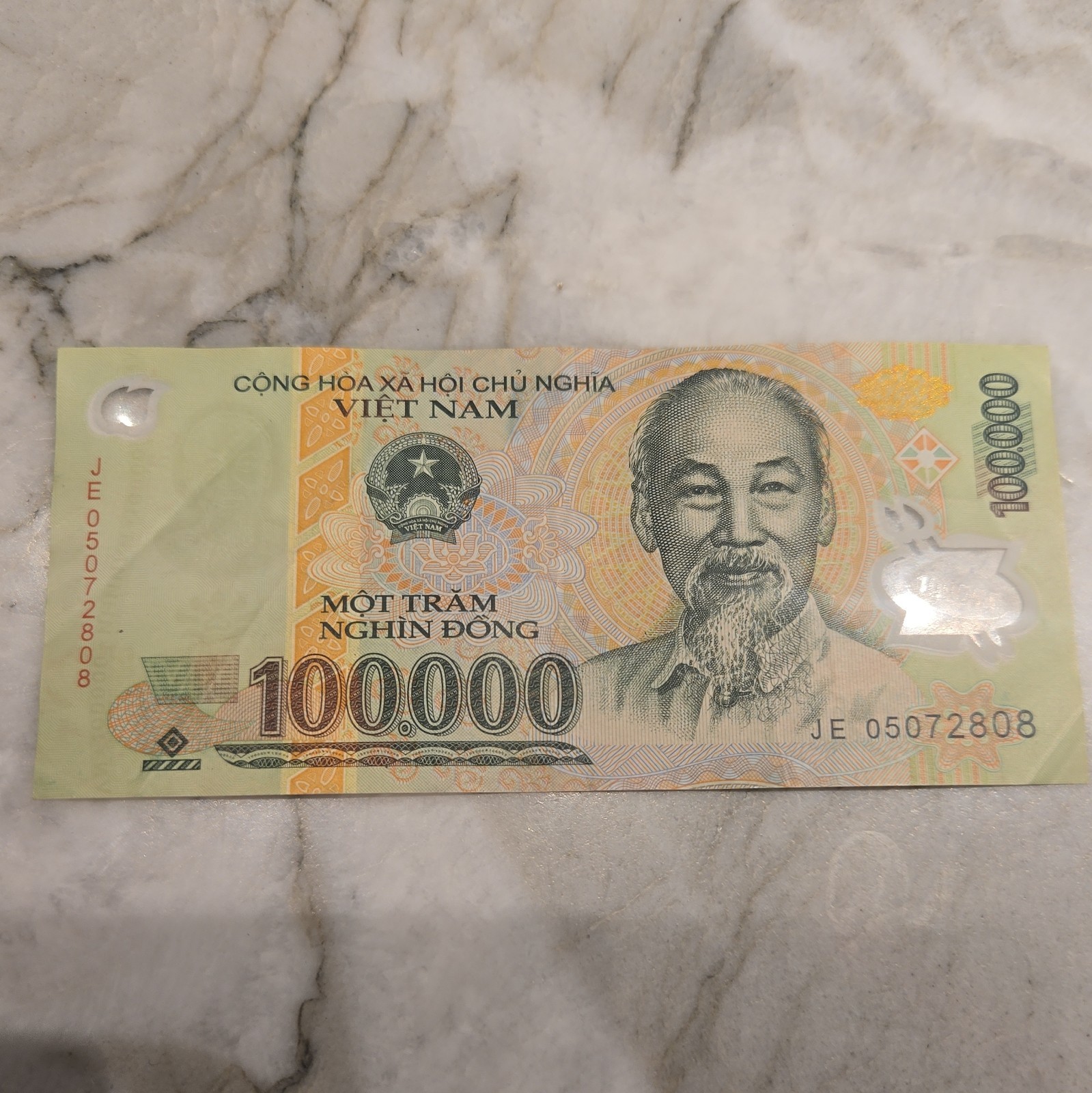 Viet Nam 100,000₫ Banknote 100,000 Dong – Ungraded, Uncertified Banknotes