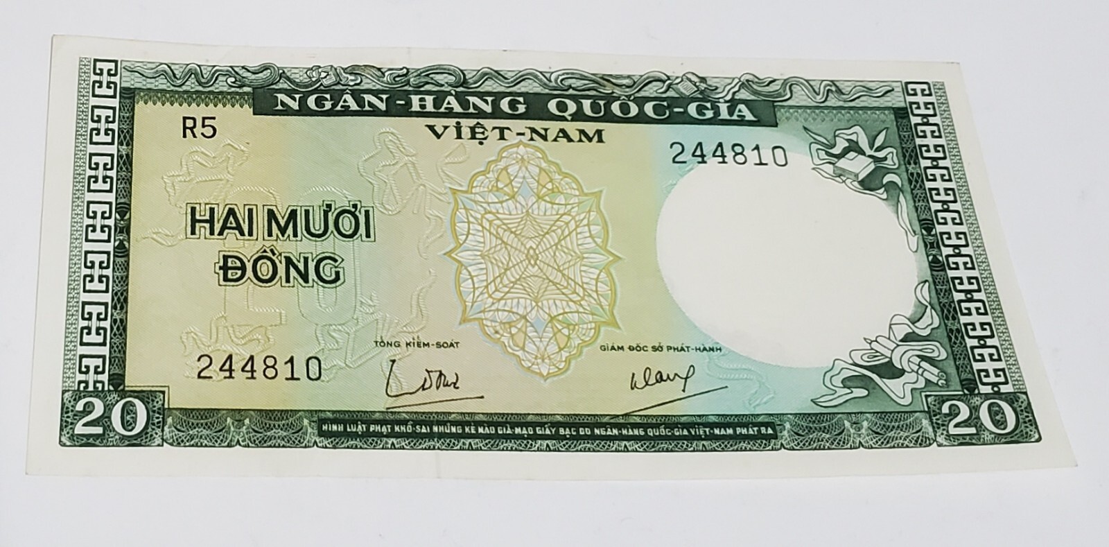 1960’s Vietnam 20 Dong Nice Circulated Banknote