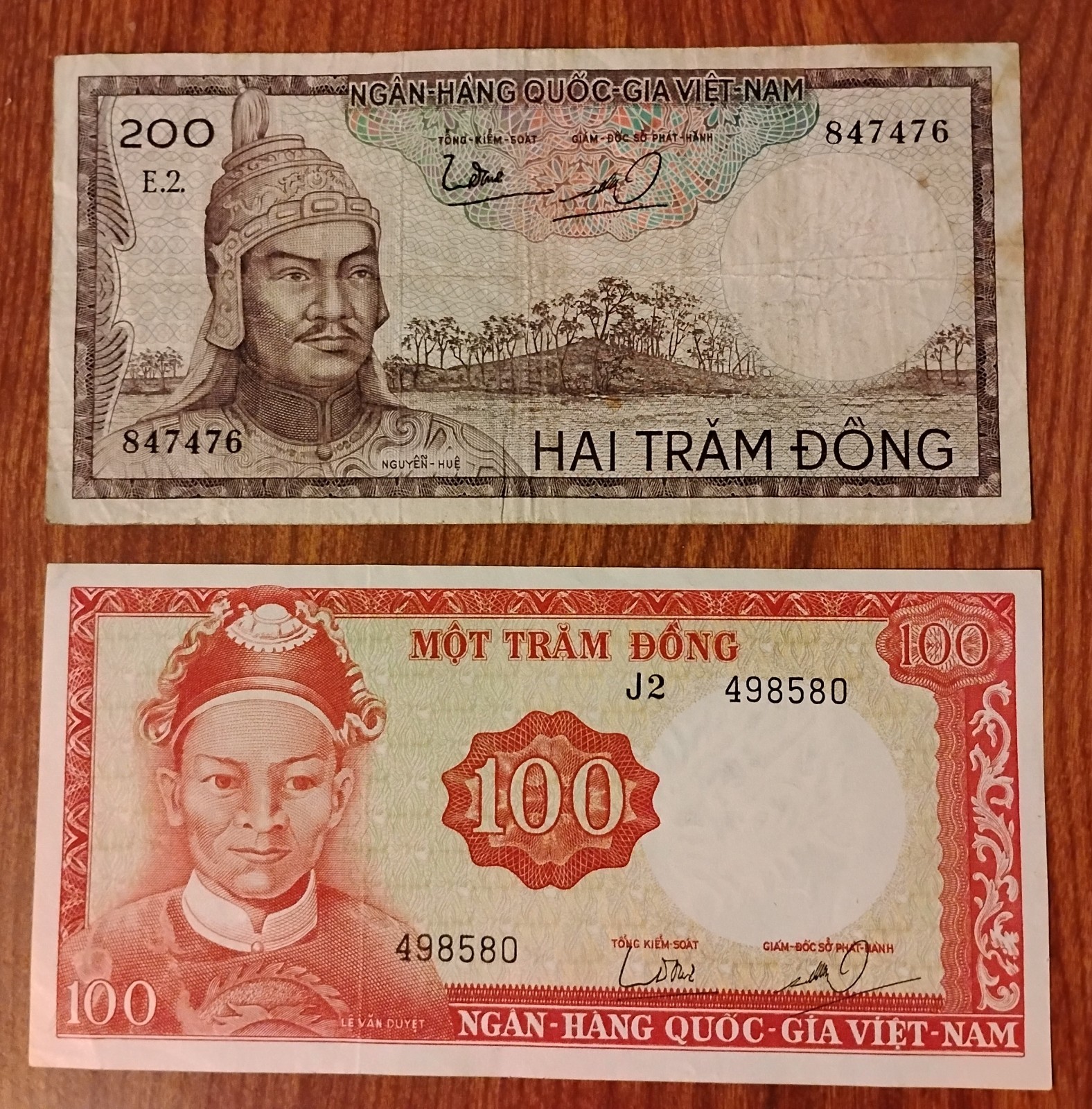 1966 SOUTH VIETNAM 200 Dong(Liquid Split)& 100 Dong Cir Banknotes View Pictures