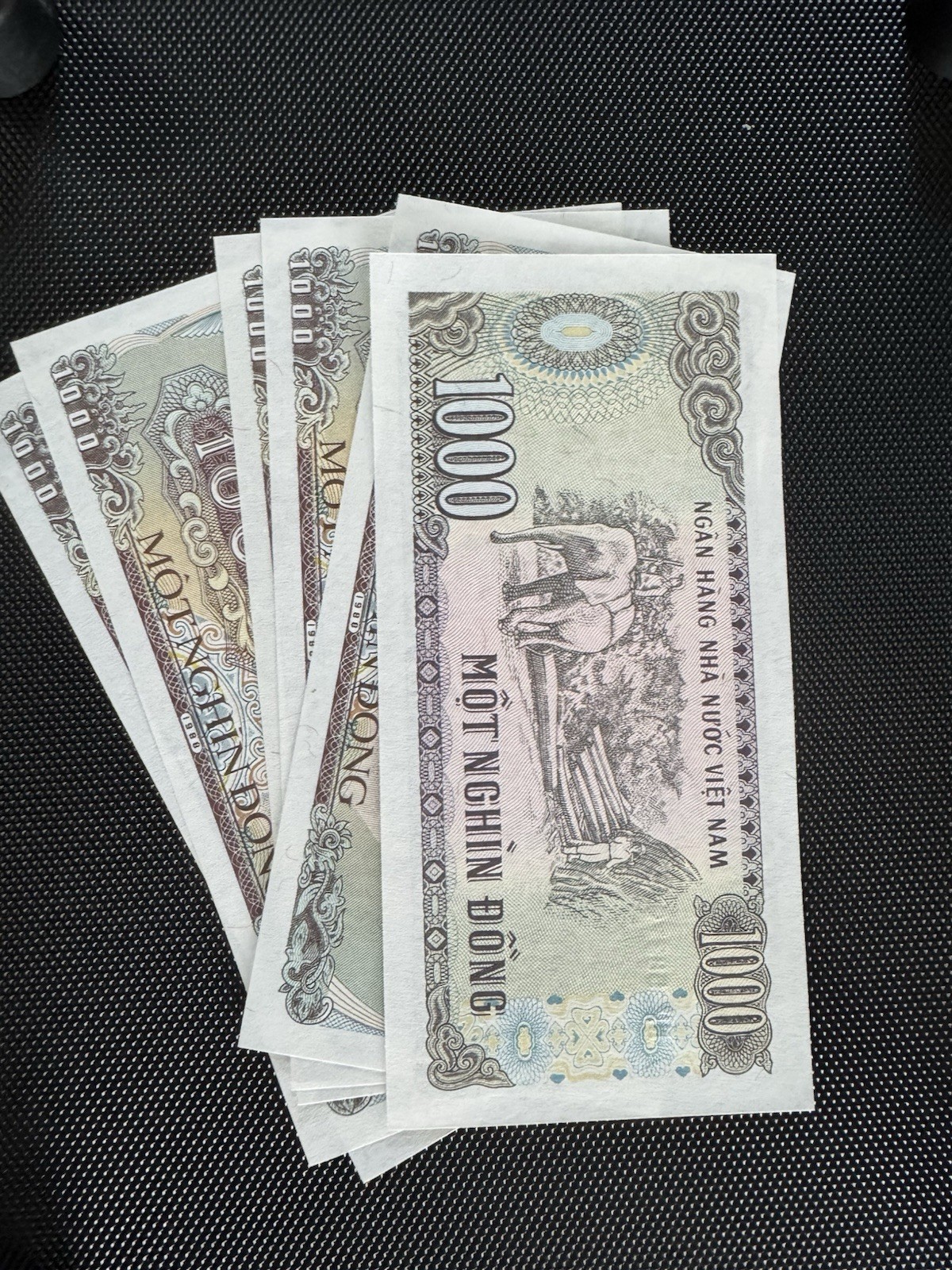 VIETNAM 1000 Dong, 1988, P-106, UNC World Currency – Crisp Ho Chi Minh