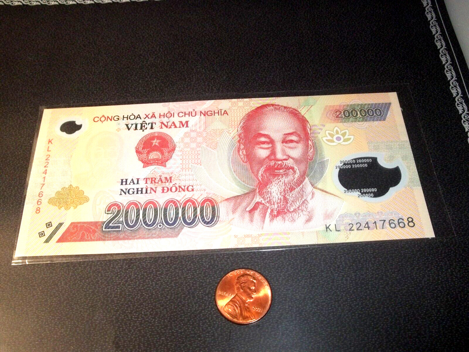 200,000 VIETNAM DONG UNCIRCULATED BANKNOTE, 2013 -2022 POLYMER BILL,